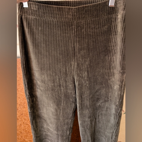Aerie Ribbed Velvet Flare Pants - Olive Green - Picture 4 of 4